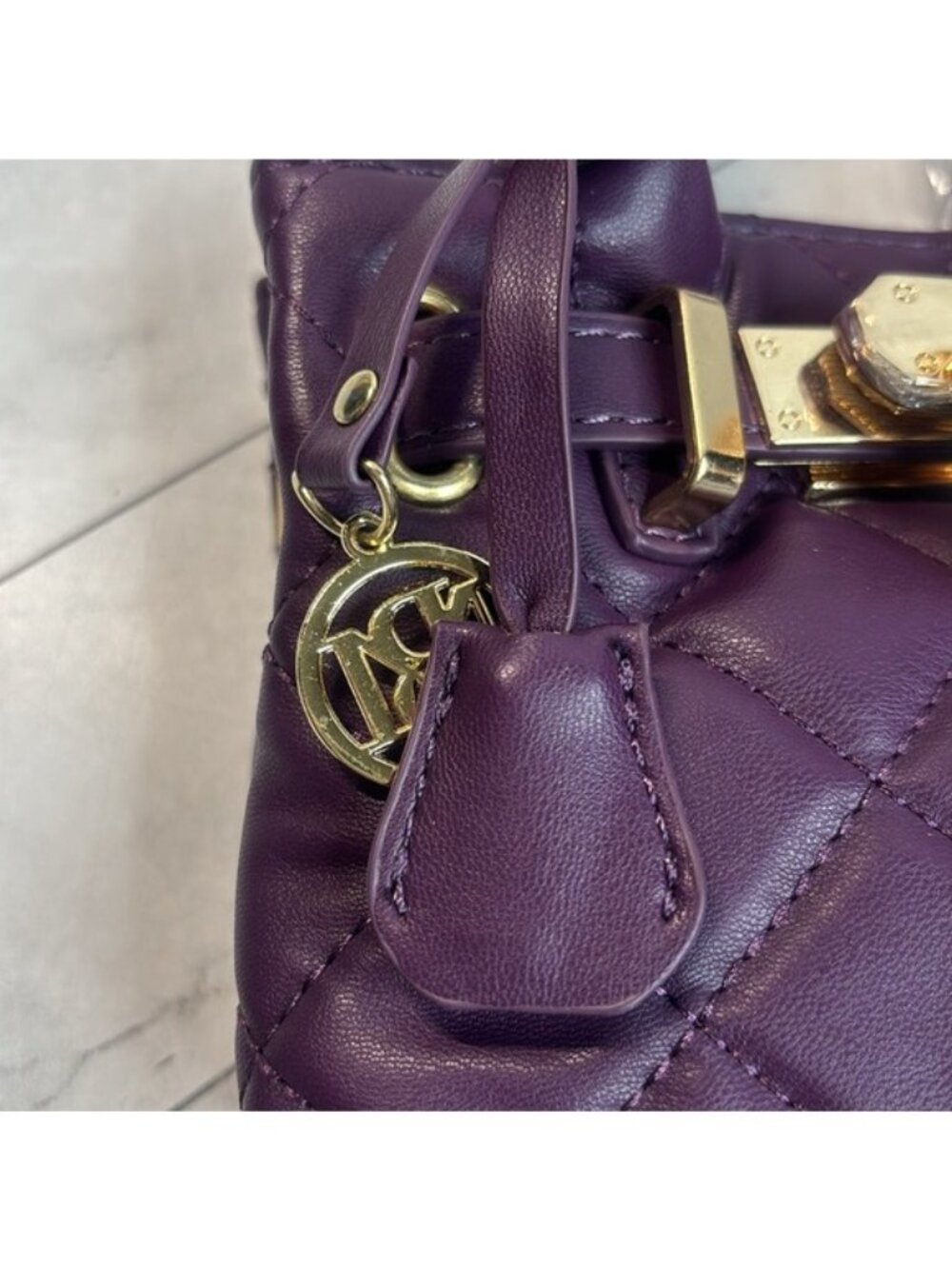 NWT Badgley Mischka Womens Purple Gold Quilted Crossbody Handbag - Picture 5 of 13